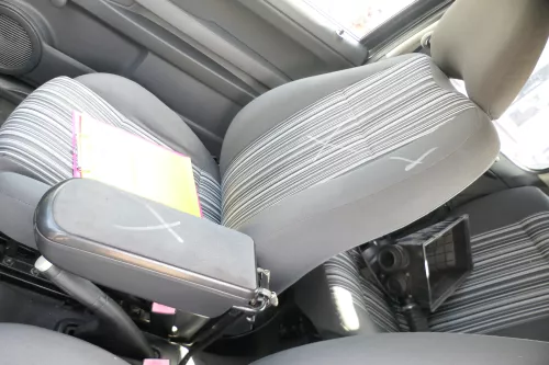 VW Fox Sitz Fahrersitz vorne links OHNEAirbag höhenverstellbar  (177691)