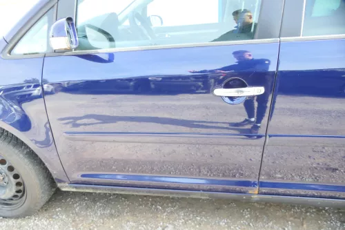 VW Touran 1T 1T3 Tür vorne links Fahrertür blau LB5N -OHNE Anbauteile    ROST (177801)