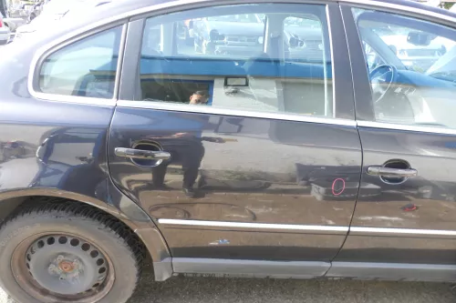 Passat 3B 3BG Limousine Tür hinten rechts schwarz LC9Z - ohne Anbauteile -Chrom