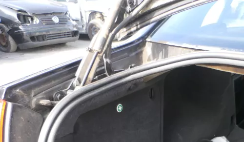 2x Passat 3B Limousine Dämpfer Heckklappe hinten links rechts Scharnier schwarz