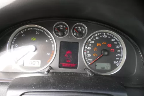 Passat 3BG Tacho Tachometer Kombiinstrument 3B0920849A Diesel BDG BAU 180.000km