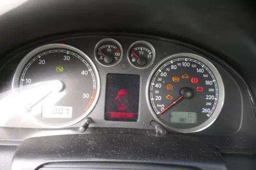 Passat 3BG Tacho Tachometer Kombiinstrument 3B0920849A Diesel BDG BAU 180.000km (177882)