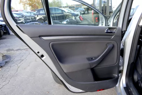 1x Golf 5 Limousine Türverkleidung Verkleidung Tür hinten links 4/5-Türer schwar (178491)
