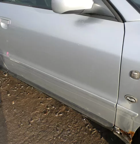 Audi A4 B5 Tür nur Türblatt vorn rechts Beifahrertür grau silber LY7M Kombi Limo (178549)