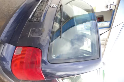 VW Passat 3B Kombi Variant Heckklappe Klappe hinten mit Scheibe blau LN5Y (178582)