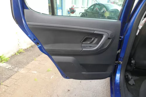 1x Skoda Fabia 5J Stufenheck Türverkleidung Verkleidung Tür hinten links Griff