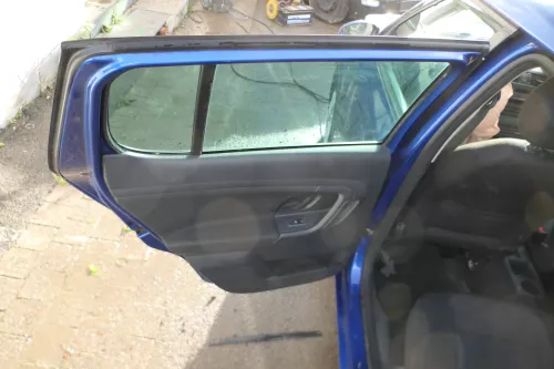 1x Skoda Fabia 5J Stufenheck Türverkleidung Verkleidung Tür hinten links Griff (178614)