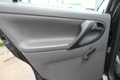 1x Polo 6N Türverkleidung Verkleidung Tür hinten links 4/5-Türer grau Griff (178653)