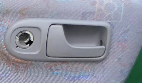 VW Lupo Seat Arosa Türgriff Griff Tür vorne links oben Öffner grau (178680)