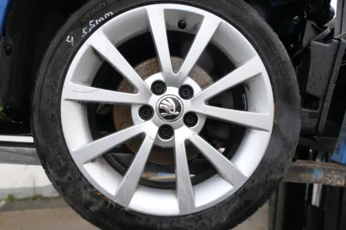 1x Fabia 5J Alufelge 205/45 R16 Felge 5J0601025AA  6,5J x 16  ET43       4  VR (178691)