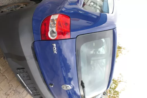 VW Fox 5Z Heckklappe Kofferraumklappe Klappe hinten + Scheibe blau LL5M (178781)