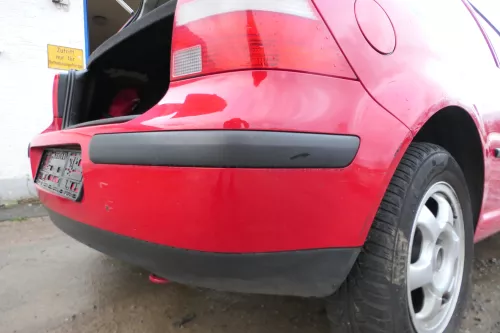 VW Golf 4 Limousine Stoßstange hinten Heckstoßstange Stoßfänger rot LY3D (178895)