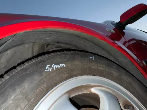 VW Golf 4 1J Kotflügel vorne links rot LY3D - kleine Hageldellen (178903)
