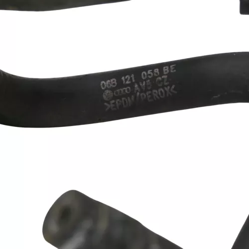 VW Passat 3BG Kühlmittelrohr Rohr Schlauch Leitung 2,0 ALT 06B121065AA (178941)