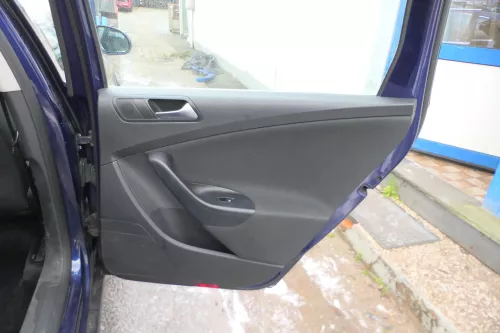1x VW Passat 3C Variant Türverkleidung Verkleidung Tür hinten rechts schwarz