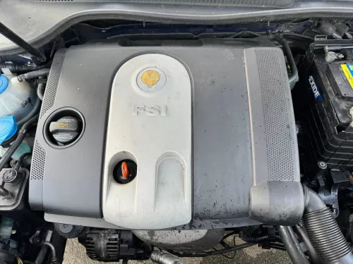 VW Passat 3C Touran Motorabdeckung Abdeckung Motor Blende 1.6 1,6 FSI 03C129607N