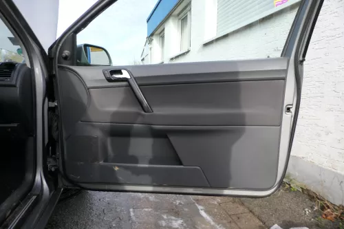 1x VW Polo 9N Türverkleidung Verkleidung Tür vorne rechts 2/3-Türer Griff Öffner