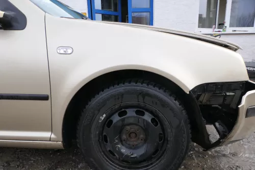 VW Golf 4 Kotflügel vorne rechts gold gelb LA1W