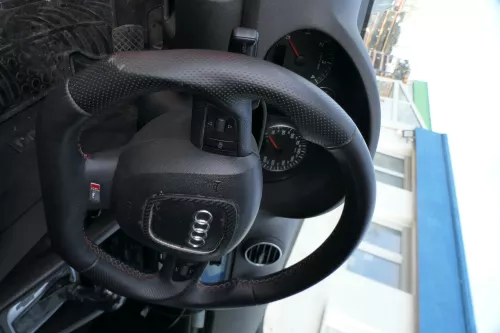 A3 8P Lederlenkrad Leder 3 Speichen schwarz S-line Multifunktion Tiptronic flach (179489)