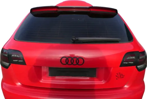 Audi A3 8P 4/5-Türer Heckklappe Klappe hinten rot LY3J Spoiler Scheibe (179495)