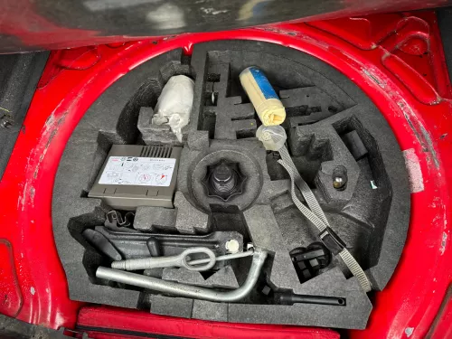 Audi A3 8P Bordwerkzeug Pannenset Wagenheber für KeinNotrad Styropor