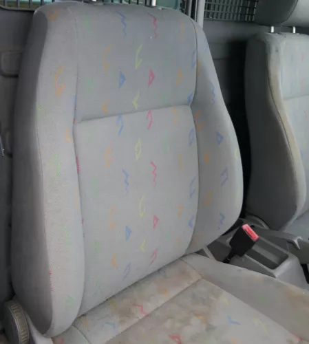 VW Caddy 3 2K für Post Sitz vorne rechts Beifahrersitz + Schiene + Gurt (179696)