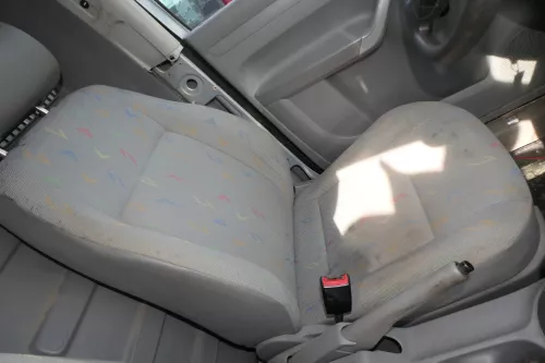 VW Caddy 3 2k Sitz Fahrersitz vorne links Fahrer (ohne Kopfstütze) (179703)