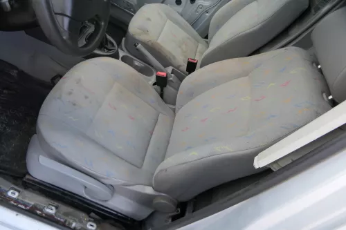VW Caddy 3 2k Sitz Fahrersitz vorne links Fahrer (ohne Kopfstütze)