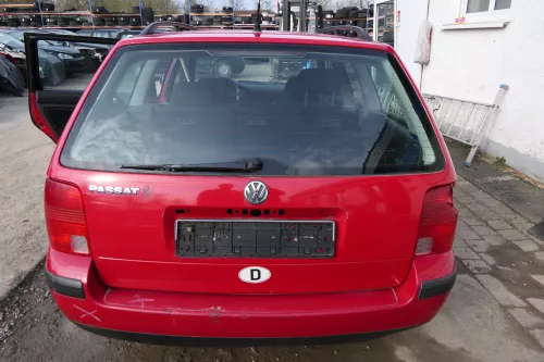 VW Passat 3B Kombi Variant Heckklappe Klappe hinten mit Scheibe rot LY3D (179880)