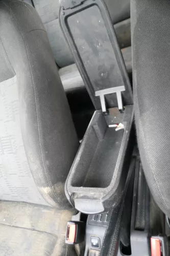 VW Passat 3B Mittelarmlehne Armlehne Lehne Mitte Original schwarz  (179886)