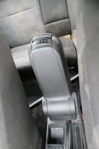 VW Passat 3B Mittelarmlehne Armlehne Lehne Mitte Original schwarz  (179886)