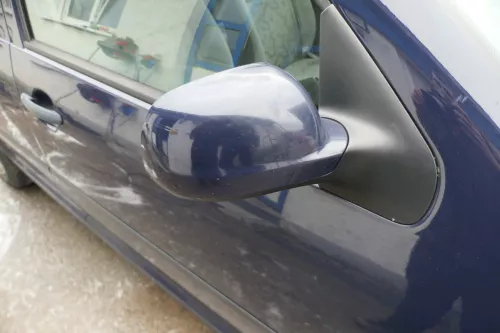 VW Golf 4 Bora manueller Spiegel vorne rechts Außenspiegel blau LA5G (180056)