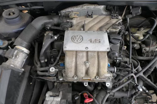VW Golf 3 Cabrio Motor Zylinderkopf 1,6 74kw 101PS AKS AFT Motor 1653.000km AEK (180257)