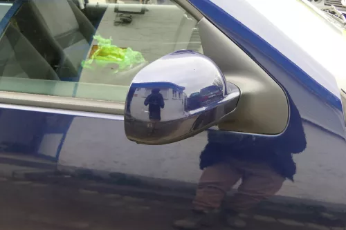 VW Golf 4 Bora elektrischer Spiegel vorne rechts Außenspiegel blau LB5N Glas (180265)