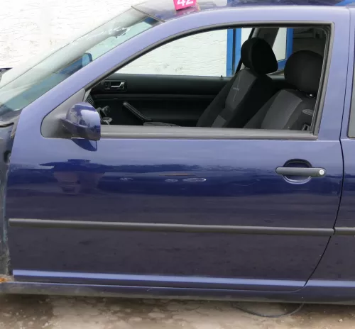 VW Golf 4 Tür vorne links Fahrertür 2/3-Türer blau LB5N ohneAnbauteile