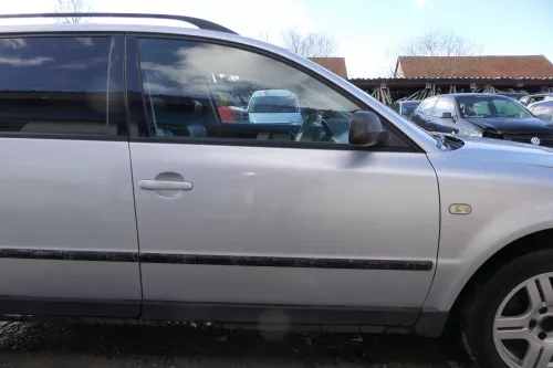 VW Passat 3B 3BG Kombi + Limo Tür vorne rechts Beifahrertür grau silber LB7Z