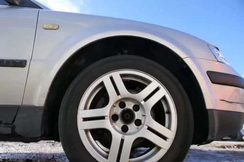 VW Passat 3B Kotflügel vorne rechts silber LB7Z grau (180372)