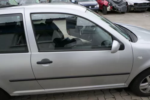 VW Golf 4 Tür vorne rechts Beifahrertür 2/3-Türer LA7W silber grau ohnAnbauteile