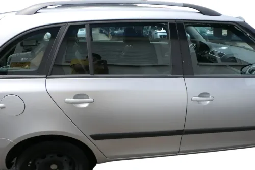 Skoda Fabia 5J Kombi Tür hinten rechts - silber LA7W - ohne Anbauteile