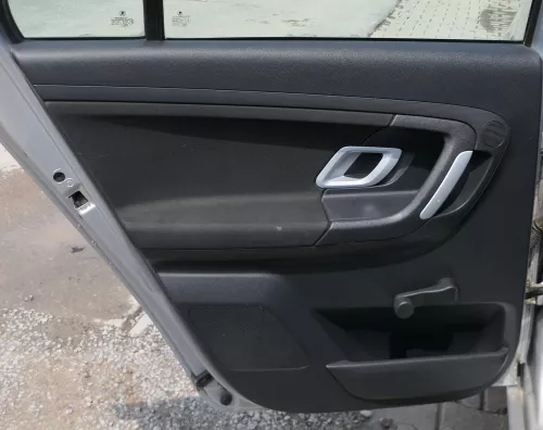 1x Skoda Fabia 5J Kombi Combi Türverkleidung Verkleidung Tür hinten links Griff (180763)
