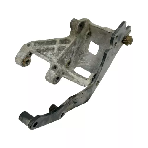 VW Golf Halter Konsole Lichtmaschine Servopumpe Träger 028145521B (180835)