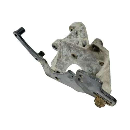 VW Golf Halter Konsole Lichtmaschine Servopumpe Träger 028145521B