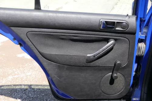 1x VW Golf 4 1J Limousine Türverkleidung Verkleidung Tür hinten links Griff Öffn (180845)