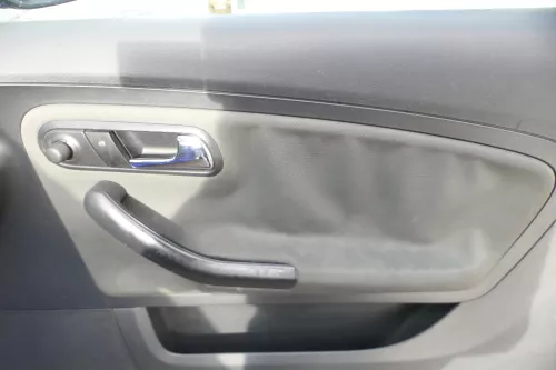 1x Seat Ibiza 6L Türverkleidung Verkleidung Tür vorne rechts 2/3-Türer Griff (180870)