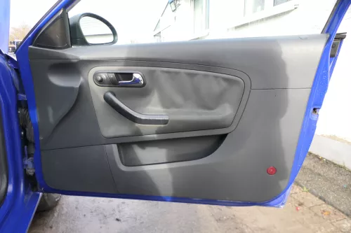 1x Seat Ibiza 6L Türverkleidung Verkleidung Tür vorne rechts 2/3-Türer Griff (180870)