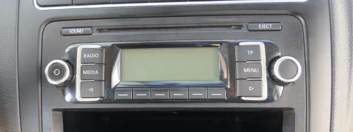 VW Polo 6R Golf Plus Radio CD- Player 5M0057156D mit Code RCD 210   rot (180950)