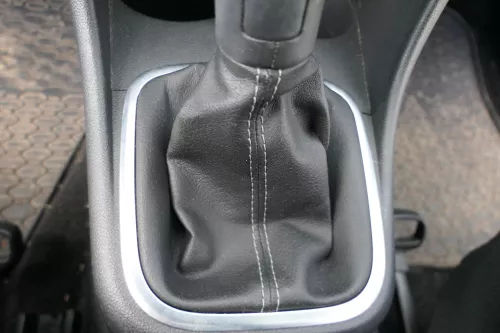 Polo 6R 6C Schaltknauf Schaltsack Schaltung Schaltknüppel Leder schwarz 5-Gang (180951)