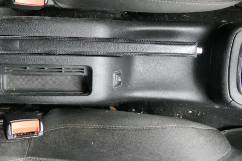 VW Golf 4 Bora Handbremse Feststellbremse Leder schwarz (181008)