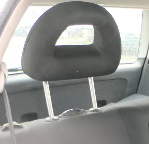 1x VW Golf 4 Bora Beetle Kopfstütze vorne /hinten vorn schwarz rechts oder links (181023)