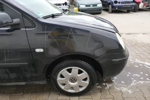VW Polo 9N Kotflügel vorne rechts schwarz LC9Z
